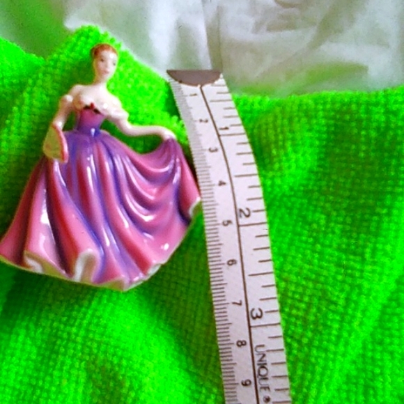 Royal Dolton Miniature Figurine (Rachel) - Picture 8 of 11